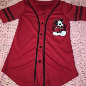 Super cute Mickey Mouse tee❗️